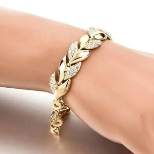 Diamond leaf bracelet